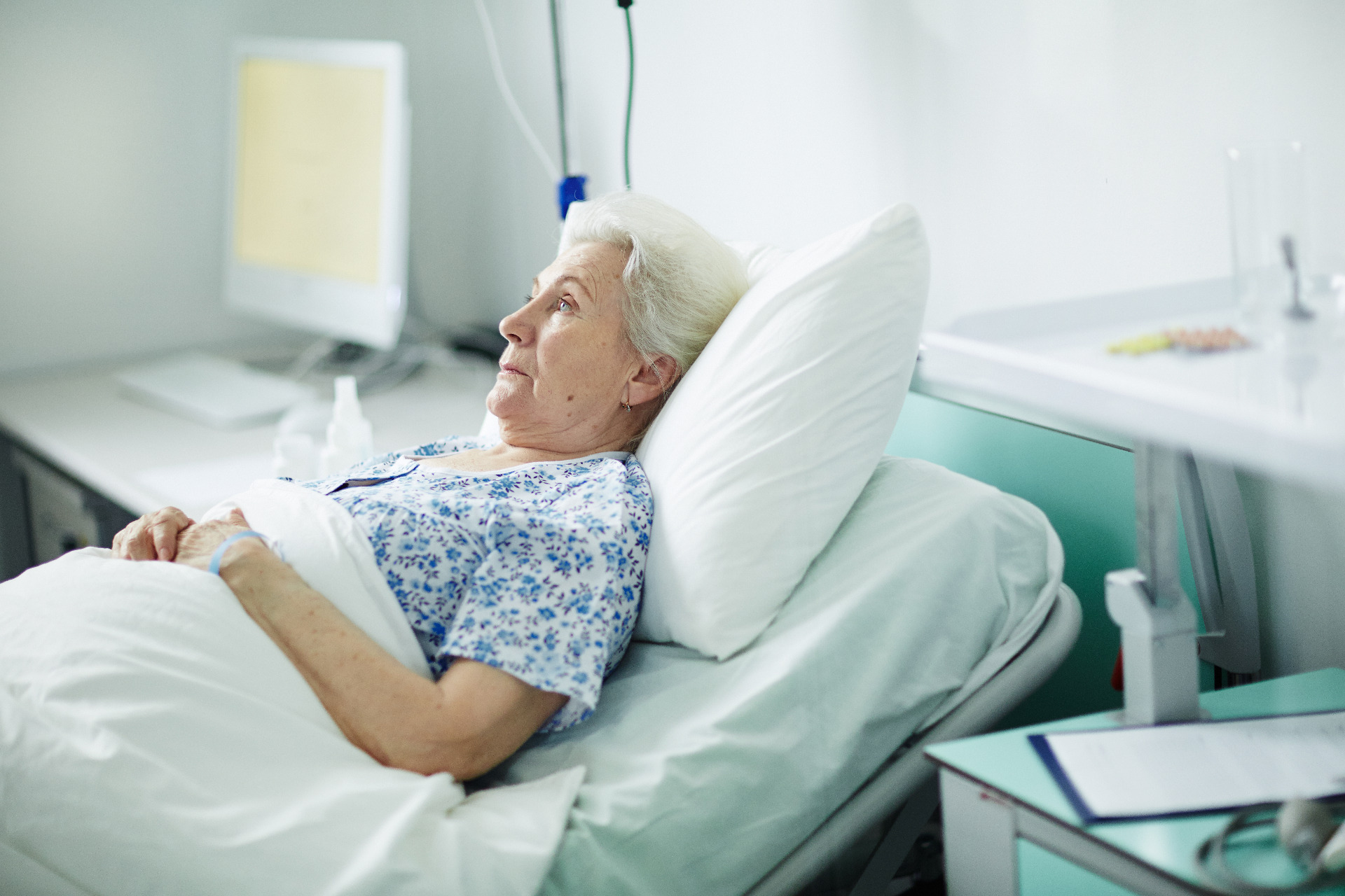 senior-female-in-hospital-pl7ju54.jpg